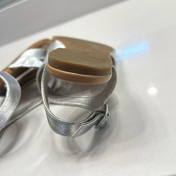 Silver size 7 1/2 sandals - Picture 7 of 8